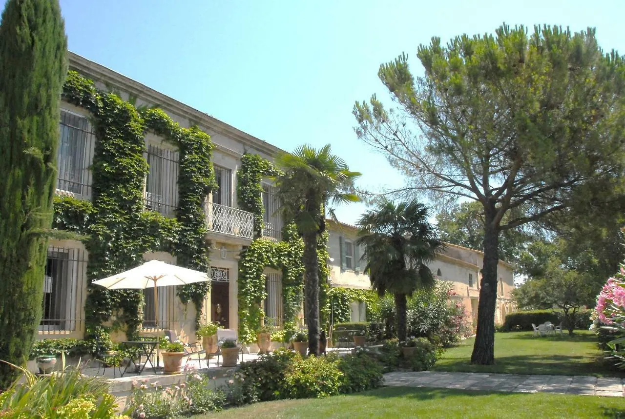 Villa Mas Antonelle à Arles Hébergement de vacances